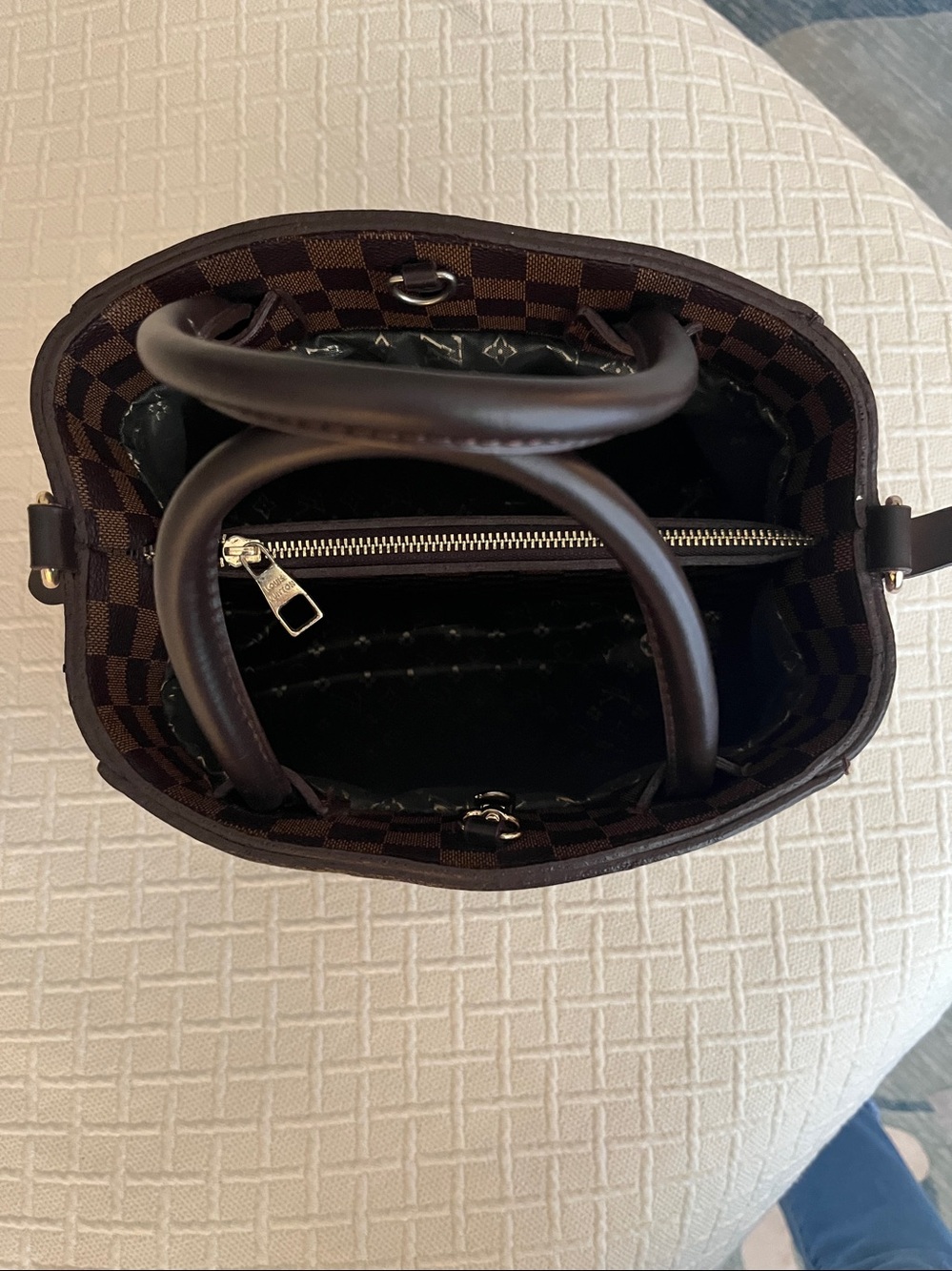 Pristine brown checkered Monogram inspired iconic logo handbag  12x8 - Picture 6 of 10